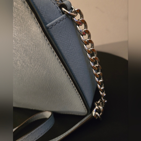 The Michael Kors Jet Set Travel Crossbody Bag in light blue - Picture 3 of 12